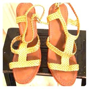 Kate Spade gold metallic/orange straw wedge